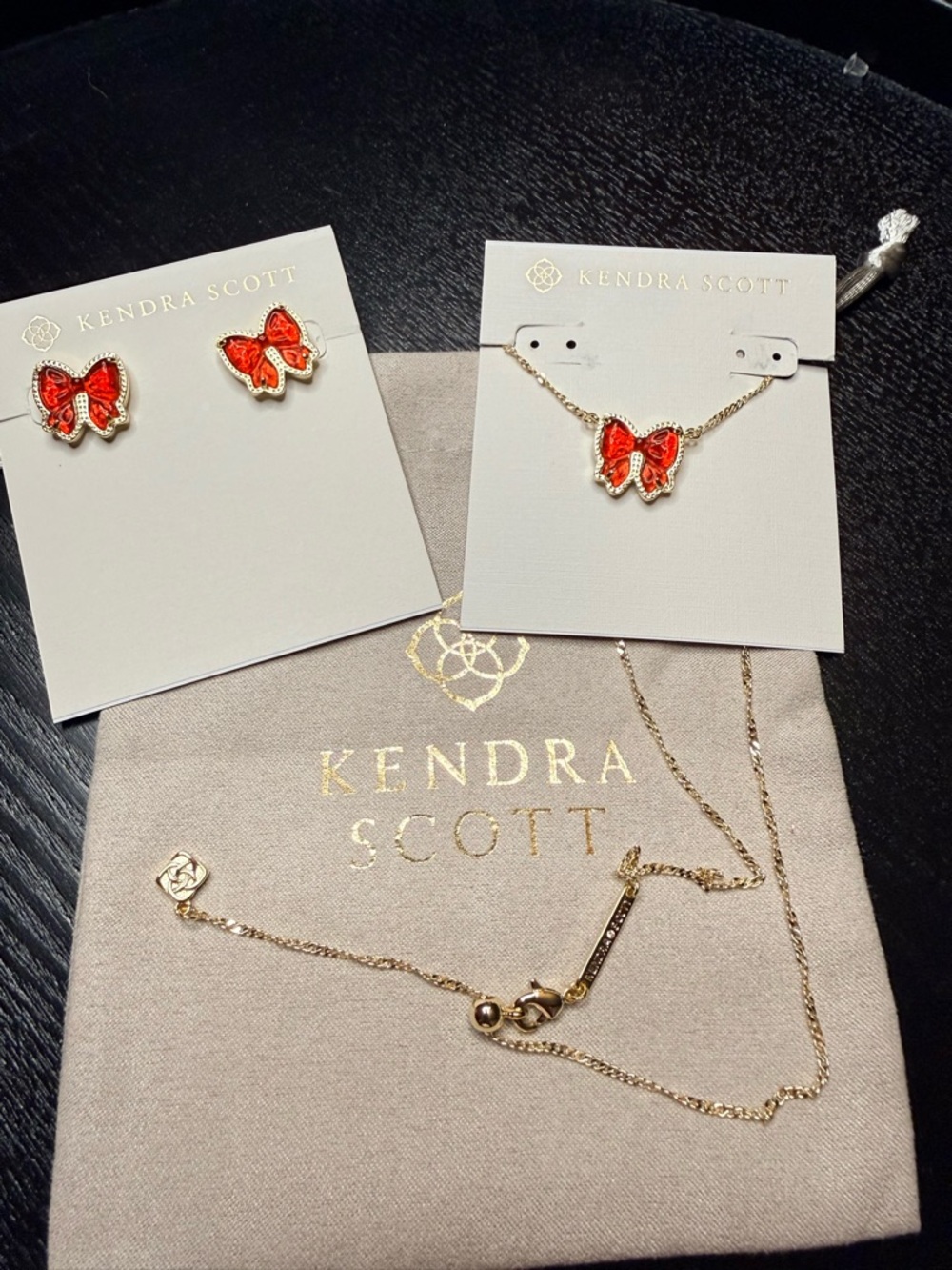 Kendra Scott Kendra Scott Haley Bow Set in Red ❤️❤️❤️